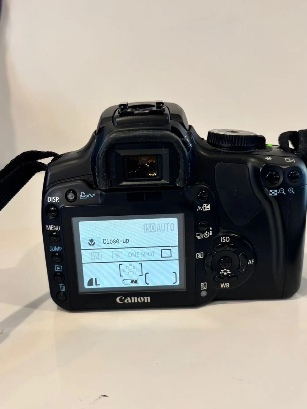 Canon EOS Digital Rebel XTi DSLR Camera 28-135mm Lens Ultra CF Card Bundle